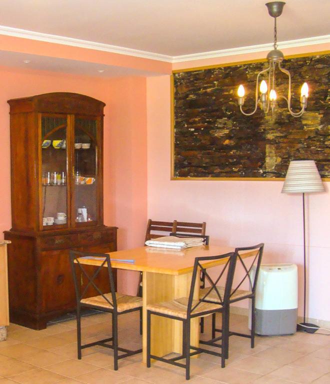 Apartamentos Fandin Ribadeo Rum bild