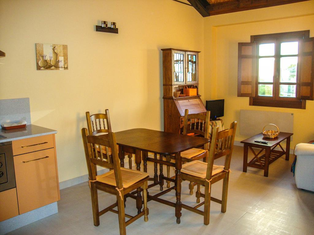 Apartamentos Fandin Ribadeo Rum bild