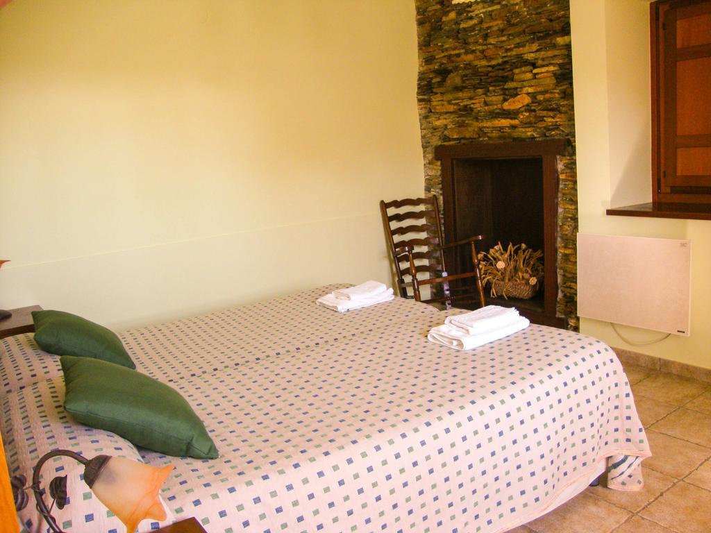 Apartamentos Fandin Ribadeo Rum bild
