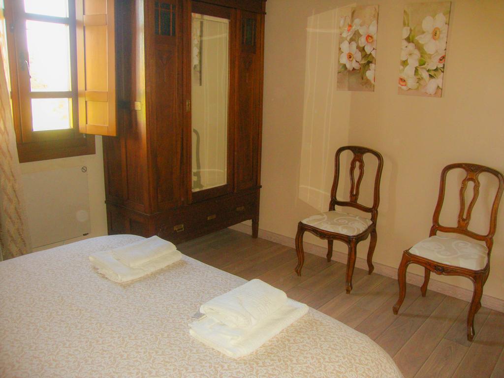 Apartamentos Fandin Ribadeo Rum bild
